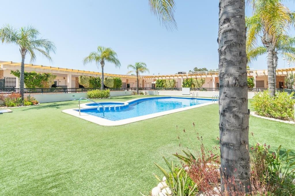 Magnifico Adosado Con Piscina Y Barbacoa Villa Campoamor Eksteriør billede